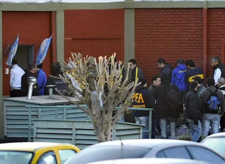 Se entregó el funcionario de Boca Juniors acusado de entregar carnets falsos