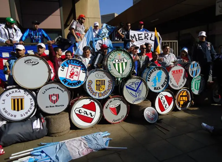 Los barrabravas se quedan con el 40 por ciento de los fondos de los clubes