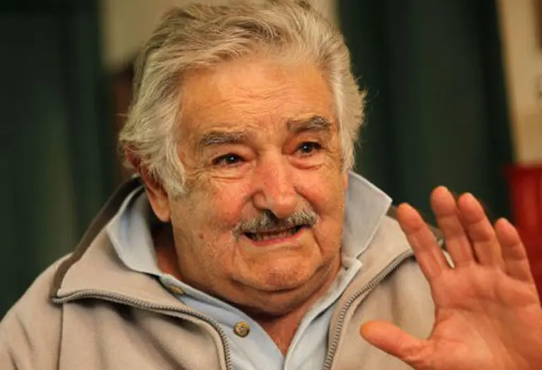 Mujica dijo que los argentinos "eluden al Papa y hasta a la ONU" para sacar sus dólares