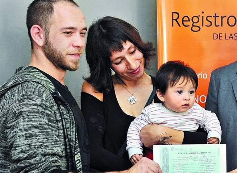 Por primera vez, una madre pudo anotar a su hijo con su apellido adelante