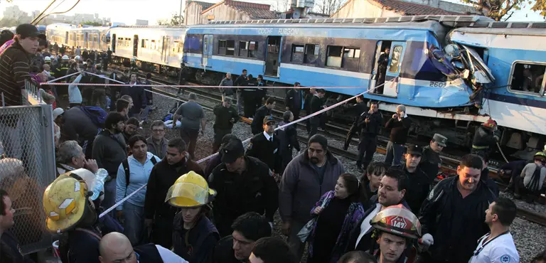 Tres muertos, 315 heridos y un Gobierno que otra vez tiene que salir a explicar una tragedia