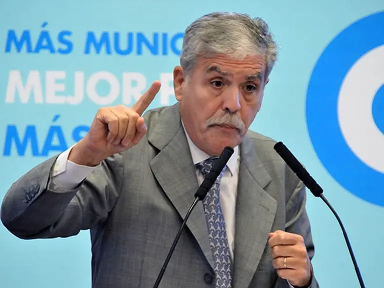 De Vido anticipó que este verano habrá más cortes de luz por aumento del consumo de energí­a