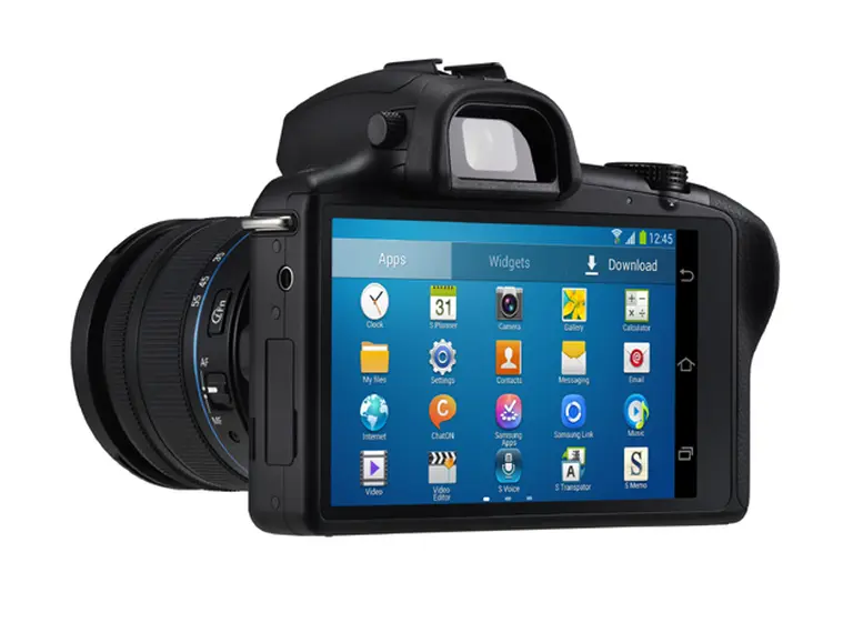 Samsung lanza Galaxy NX, su primera cámara con objetivos intercambiables y Android 4.2