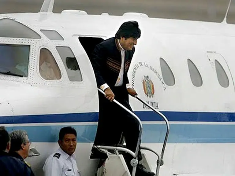 Evo Morales partió desde Austria hacia España tras el bloqueo de su vuelo