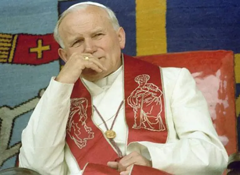 El Papa Francisco firmó el decreto para canonizar al fallecido Juan Pablo II