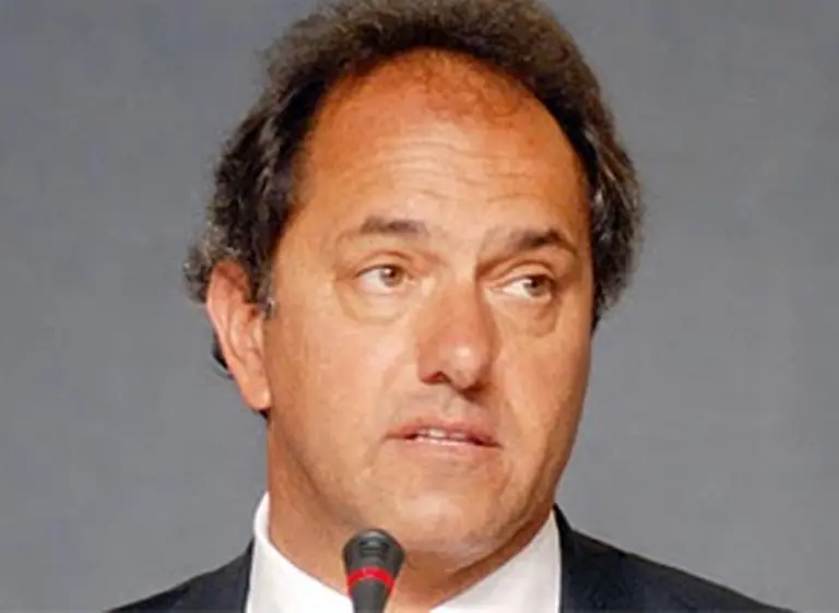 La gestión de Scioli adjudicó un bono dólar linked por u$s200 M para refinanciar deuda