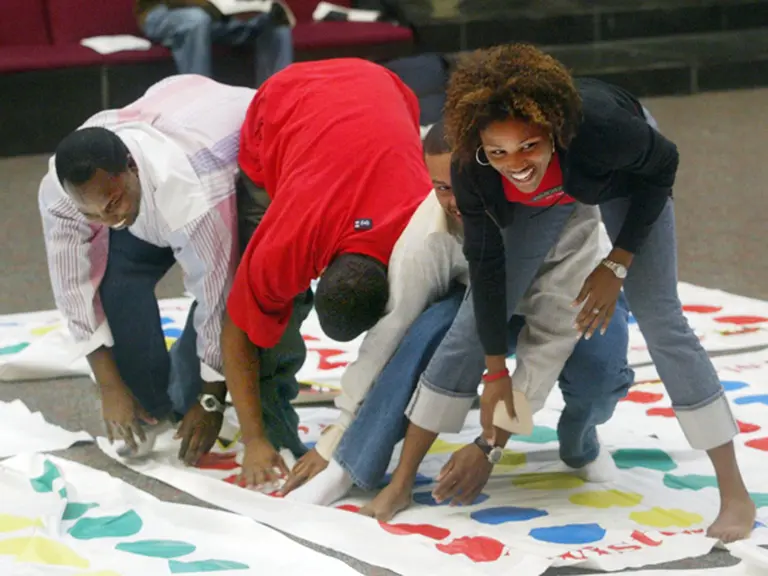 Los juegos, de luto: murió el inventor del Twister