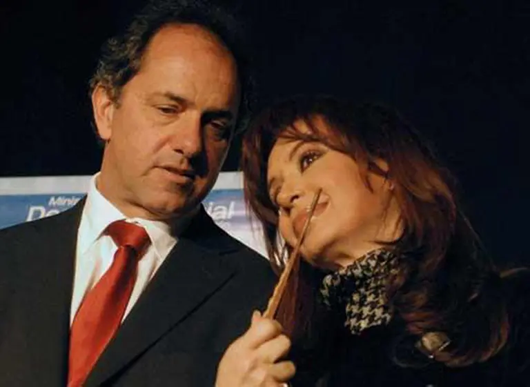 Budassi: "Como buen hombre, Scioli va a hacer lo que pida la mujer de la pareja polí­tica"