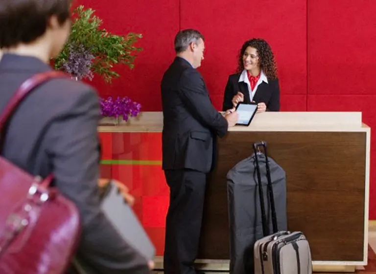 Dime de qué paí­s eres y te diré si estás entre los turistas que más gastan en hotelerí­a