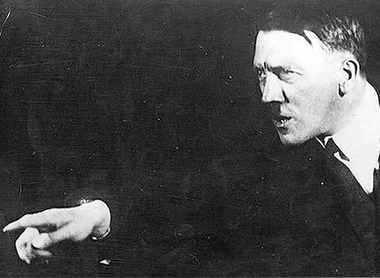 ¿Hitler fingió su muerte y vino a la Argentina?