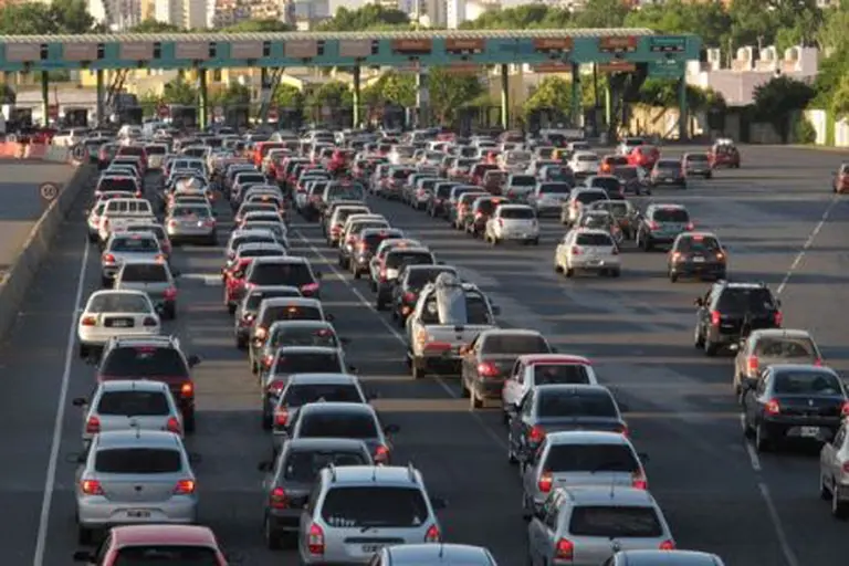 El gobierno de Scioli aumentó hasta un 70% los peajes de la autopista Buenos Aires-La Plata