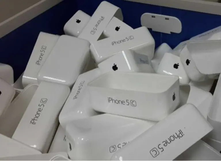 ¿Se llamará iPhone 5C el teléfono de bajo costo que lanzarí­a Apple?