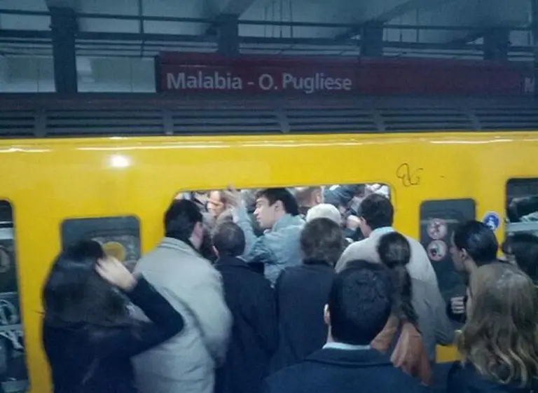 Las quejas de los usuarios del Subte B llegaron a las redes sociales