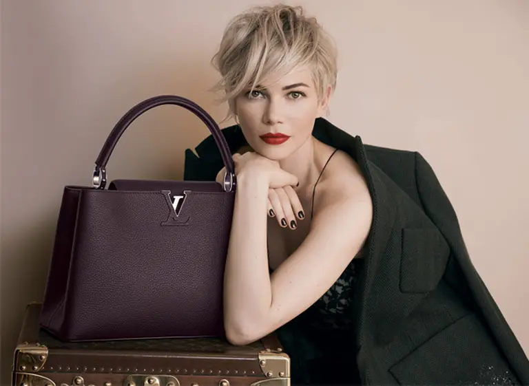 Con el carisma de Michelle Williams, Louis Vuitton sale a mostrar sus nuevas carteras