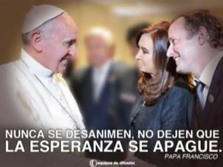 Mariotto criticó los afiches de campaña con el Papa: "Nos quieren ayudar y nos complican"