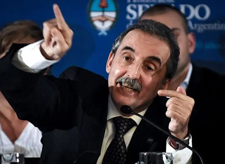 Moreno a cerealeras: "O ponen 500 palos para el Baade o armo la Junta Nacional de Granos"