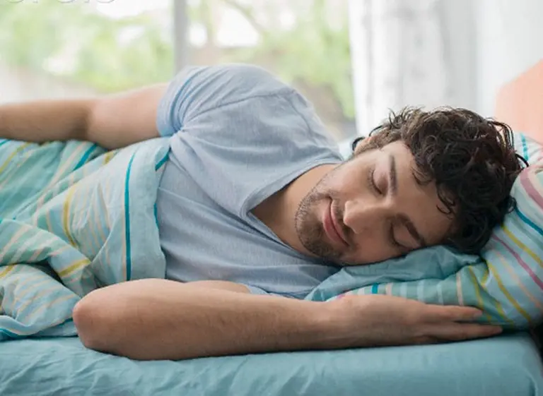 ¿Cuál es la mejor hora según los especialistas para irse a dormir y descansar plenamente?