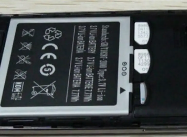 GooPhone y LG lanzan móviles con triple SIM