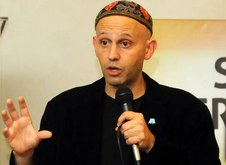 Según el ministro de Ambiente, los incendios e inundaciones son una "profecí­a apocalí­ptica"