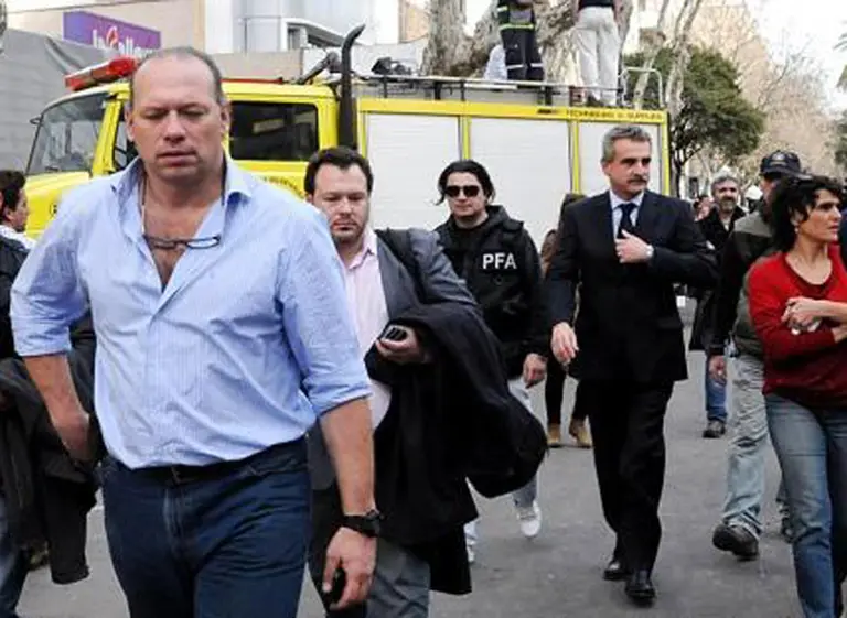 Incómodo momento de Berni y Rossi en Rosario: "¿Vienen a hacer polí­tica? ¡Corruptos!"