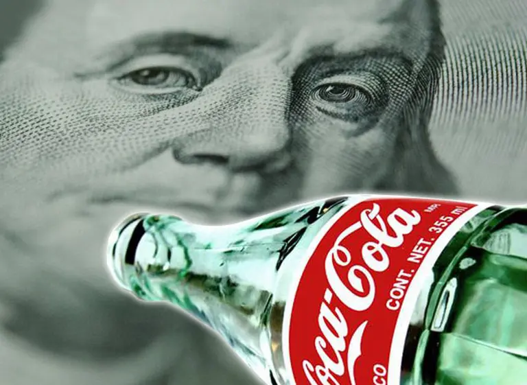 El dólar "Coca-Cola" para Argentina supera los $8 y está más cerca del blue que del oficial