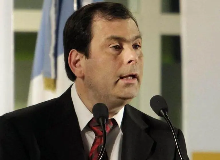 La Justicia habilitó a gobernador radical K para ir por la re-reelección