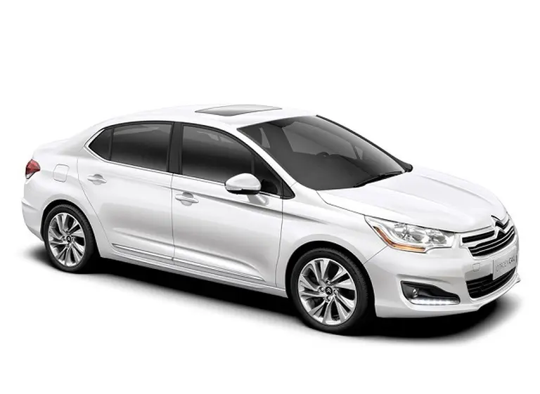 Citroí«n inicia la presentación del C4 Lounge fabricado en la Argentina para toda la región