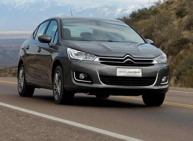 Nuevo C4 Lounge: precios, versiones y estrategia de Citroí«n para ganarle a la competencia