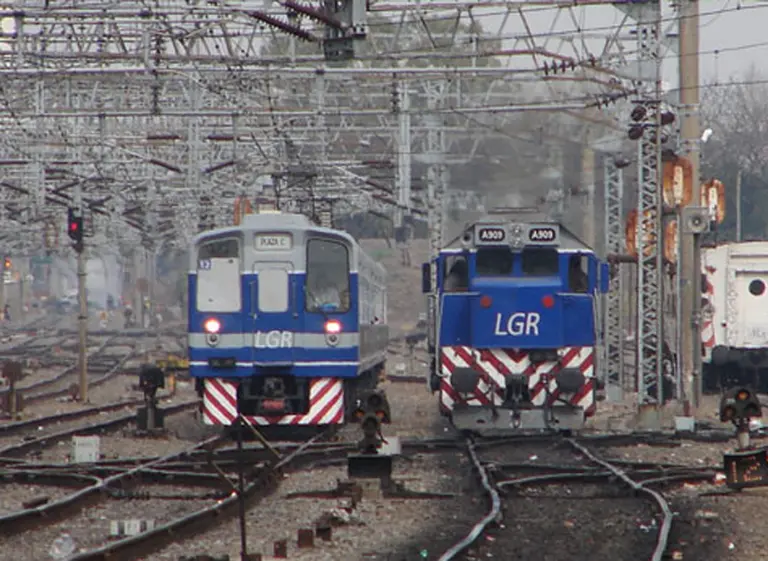 Es oficial: reestatizaron los trenes Roca, San Martí­n y Belgrano Sur