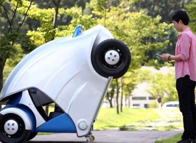 Desarrollan un auto eléctrico plegable y que además recarga su baterí­a en 10 minutos