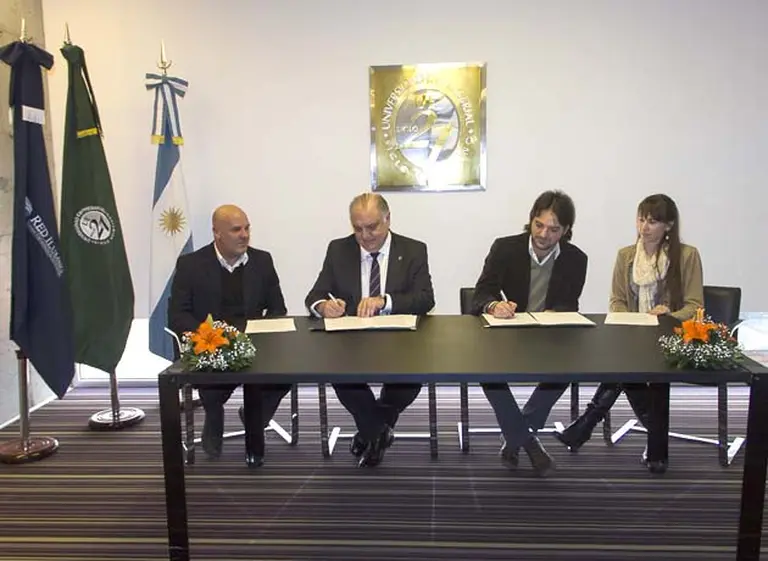 La Universidad Siglo 21 capacitará al personal del Ministerio de Trabajo