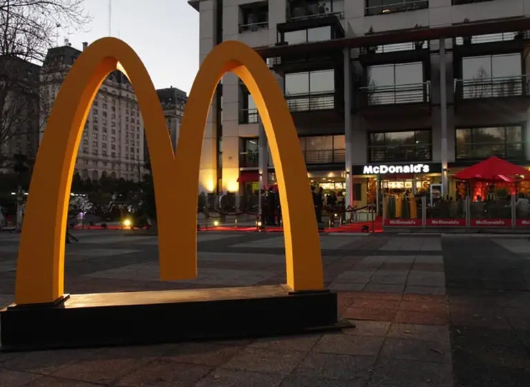 McDonald's desembarcó con su primer local en Puerto Madero