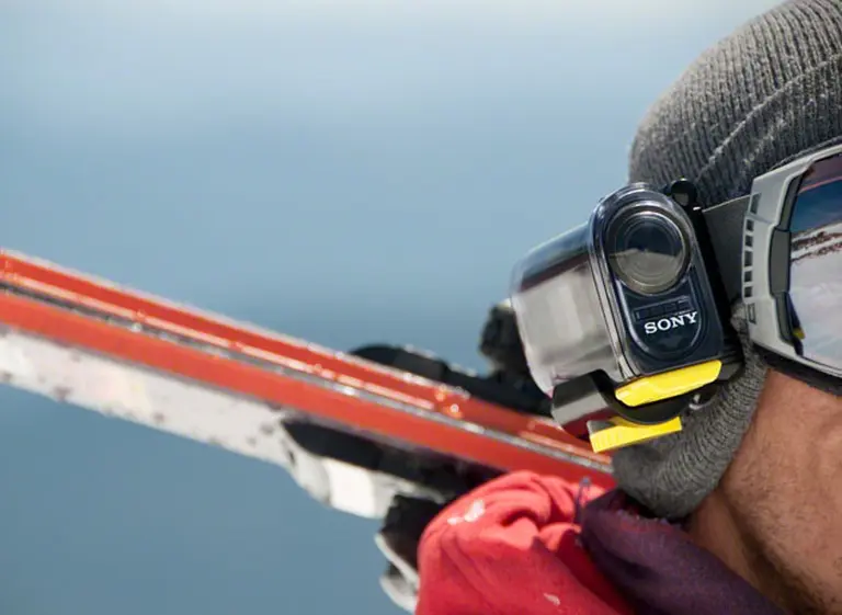 Sony presentó una cámara diseñada para deportes extremos y escenas de acción