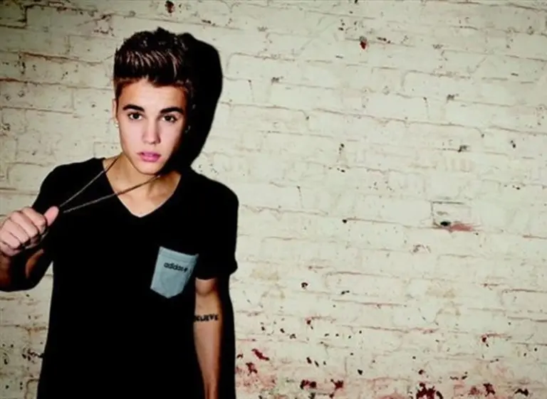 Justin Bieber se muestra descontracturado en una campaña para Adidas