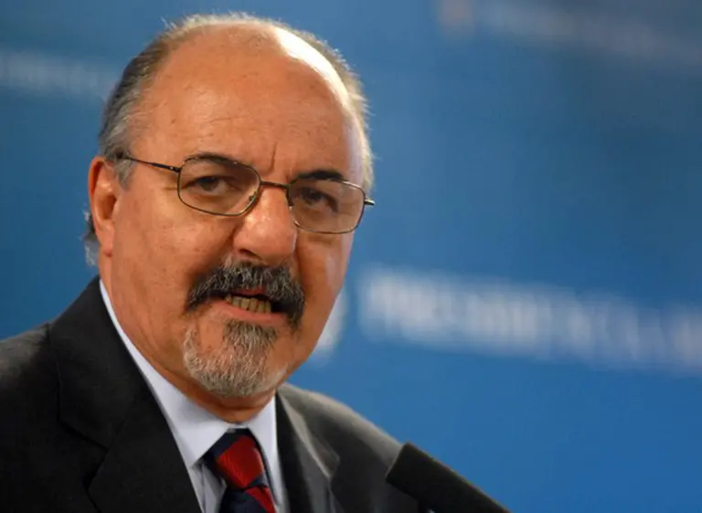 Tomada criticó con dureza la propuesta de prohibir despidos de Massa