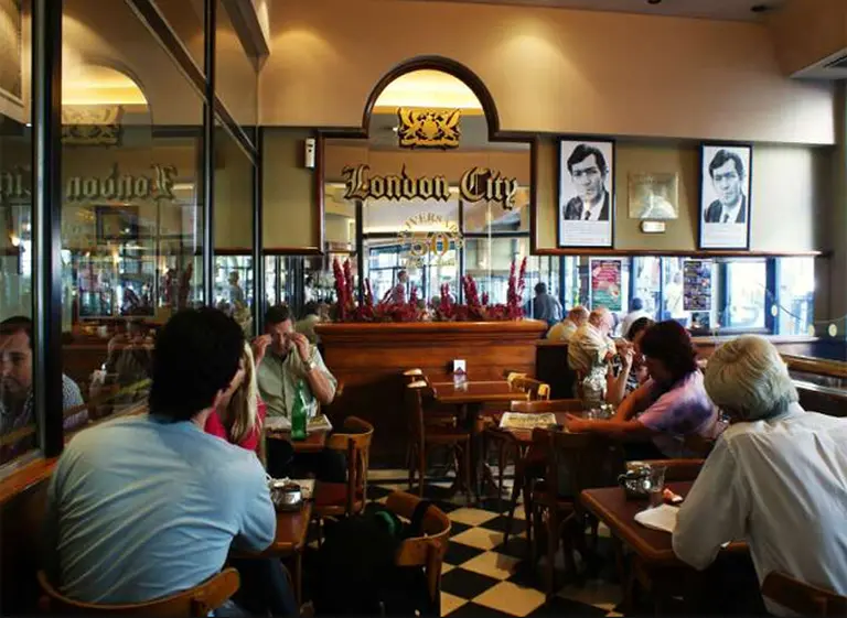 Café London, el preferido de Cortázar, se convierte en un restaurante