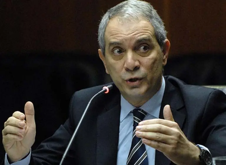 Julio Alak: "Cuando Moreno baja de algún avión, es de los funcionarios más aplaudidos"