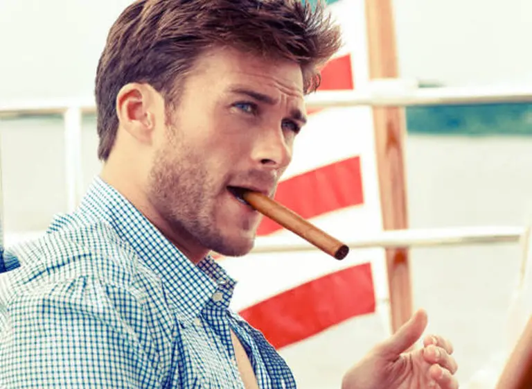 De tal palo, un hijo modelo: las fotos de Scott Eastwood que hacen furor en la web