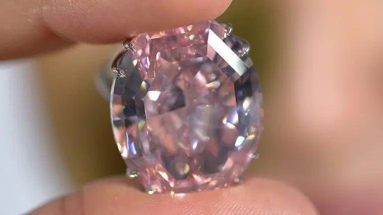 Sale al mercado un espectacular diamante rosa valuado en u$s60 millones