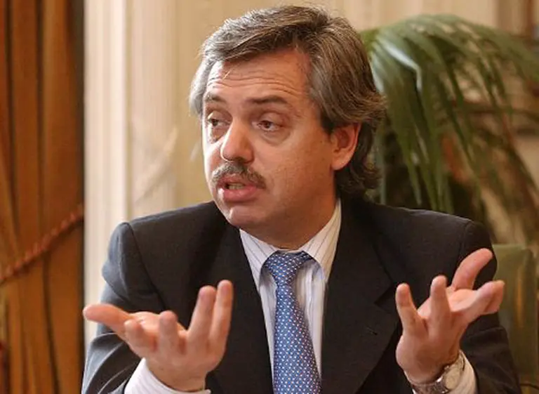 Alberto Fernández y el cobro de una extraña factura a Cristóbal López