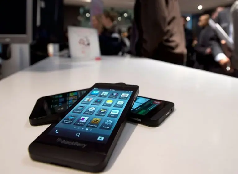 El fondo de capital de riesgo Cerberus estarí­a interesado en comprar BlackBerry