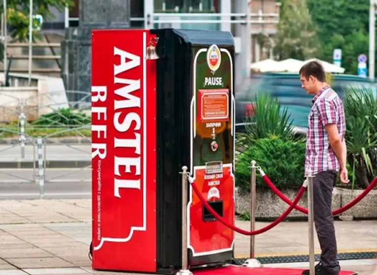 Un premio a la paciencia: una máquina regala cerveza a los que esperen 3 minutos quietos