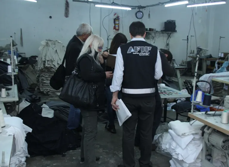 La Justicia imputó por trata de personas a dueños de reconocidas marcas de ropa