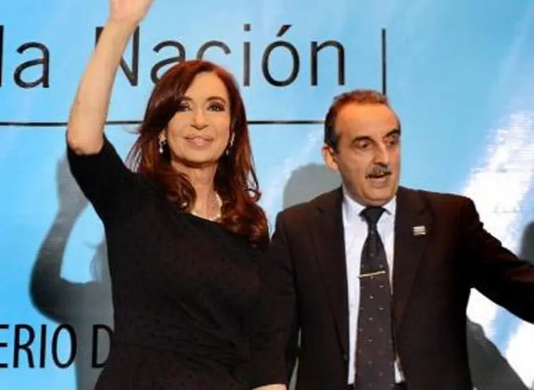 Guillermo Moreno se fue, pero la Presidenta le sigue pidiendo que la aconseje