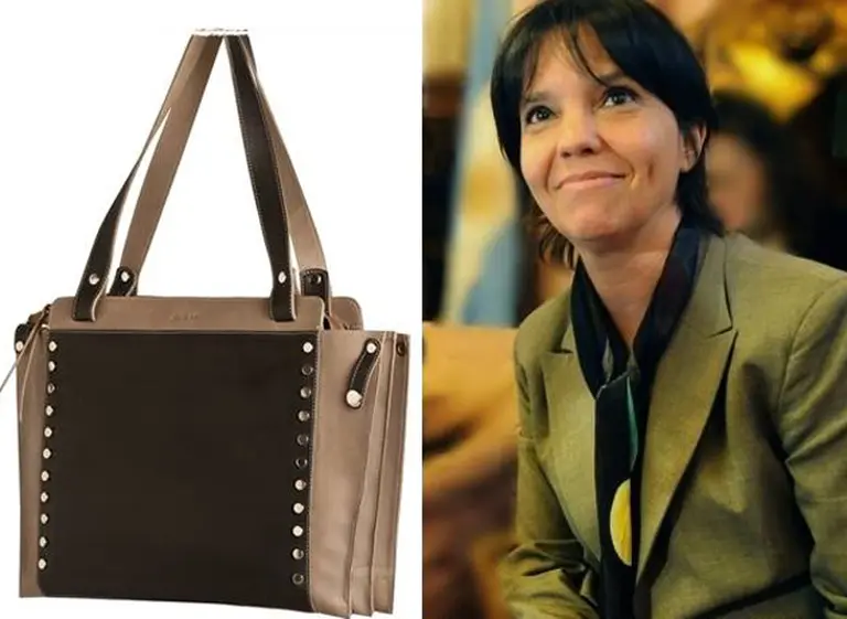 Una marca de carteras sacó un modelo de bolso femenino en homenaje a Marcó del Pont