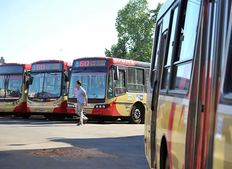 Los choferes de la lí­nea 60 levantaron el corte en el Puente Saavedra pero el paro continúa