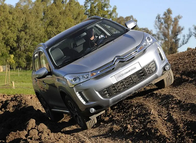 Citroí«n C4 Aircross: el primer 4x4 de la marca en el paí­s se prepara para enfrentar a 7 rivales