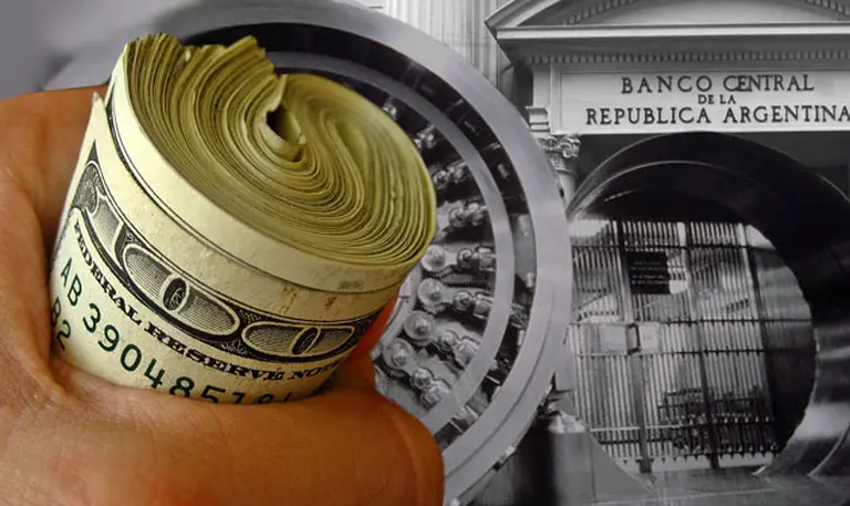 En la vida hay que elegir: el Gobierno frente al dilema de cuidar reservas o contener al dólar