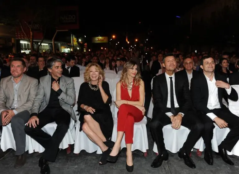 Marcelo Tinelli reinauguró el cine de Bolí­var con Scioli, De Vido e Insaurralde