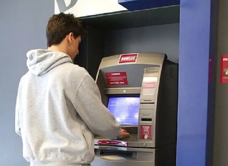 La aplicación de Banelco permitirá realizar transacciones a través de una foto con el celular